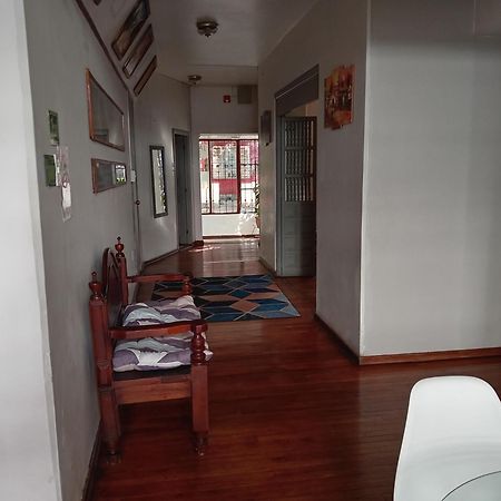 Hostal Posada Del Maple Quito Esterno foto